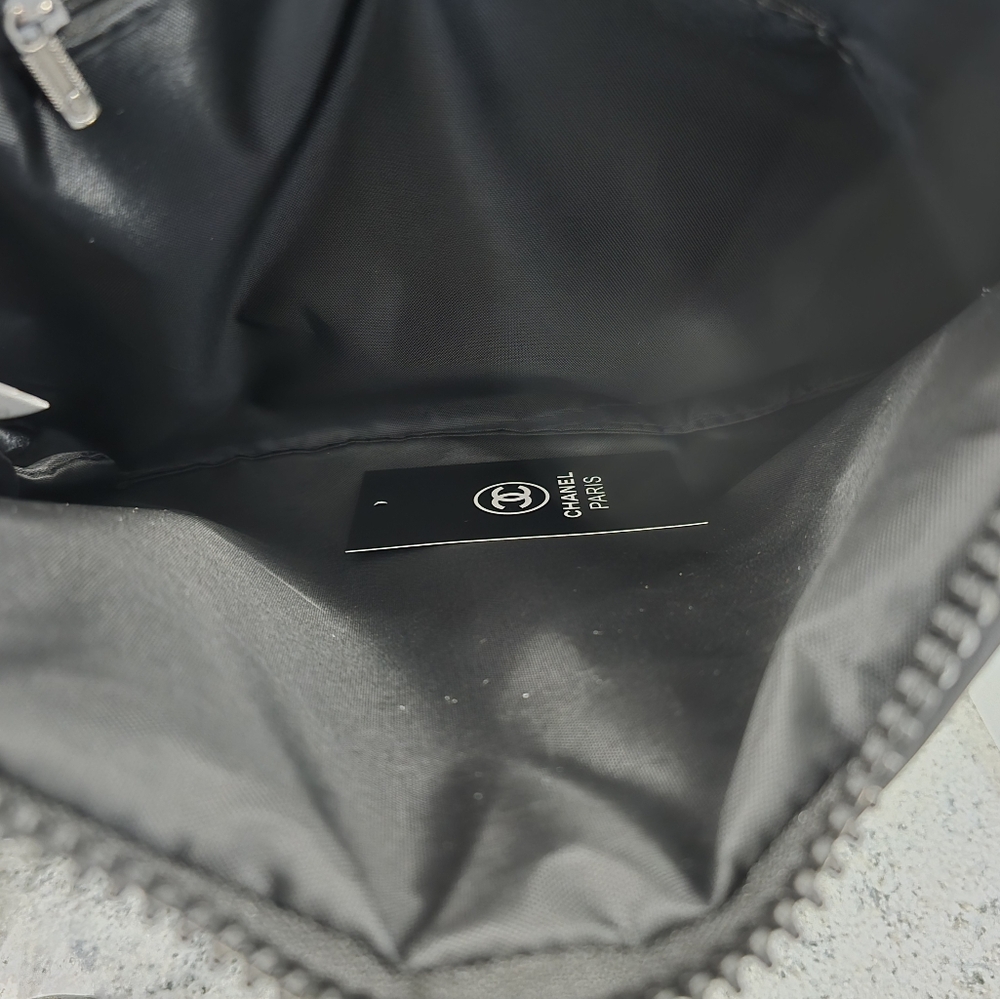 Double CC Black Quilted Makeup Pouch - Picture 3 of 3